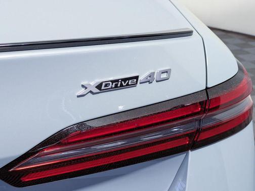 Brooklyn Grey Metallic 2026 BMW i5 xDrive40