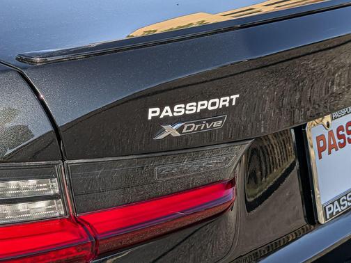 2026 BMW 330 i xDrive