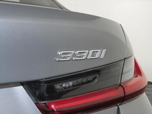 2025 BMW 330 i xDrive