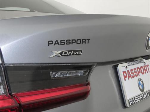 2025 BMW 330 i xDrive