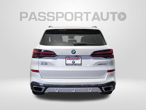 Mineral White Metallic 2025 BMW X5 xDrive40i