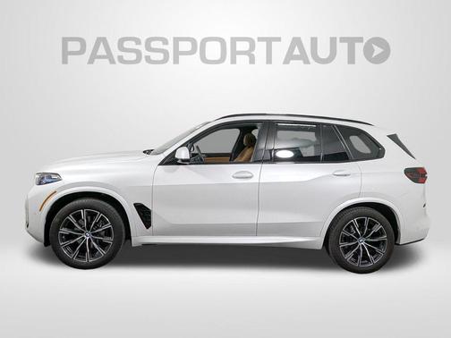 Mineral White Metallic 2025 BMW X5 xDrive40i