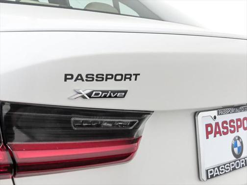 2025 BMW 330 i xDrive