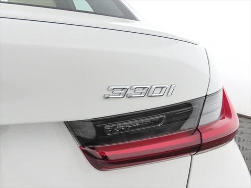2025 BMW 330 i xDrive