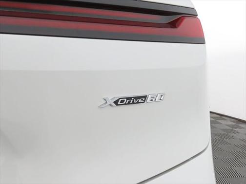 2026 BMW iX xDrive60