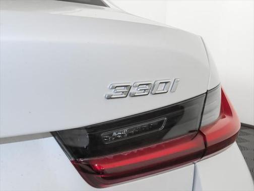 2025 BMW 330 i xDrive