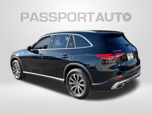 Black 2024 Mercedes-Benz GLC 300 4MATIC