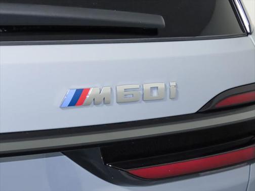 2026 BMW X7 M60i