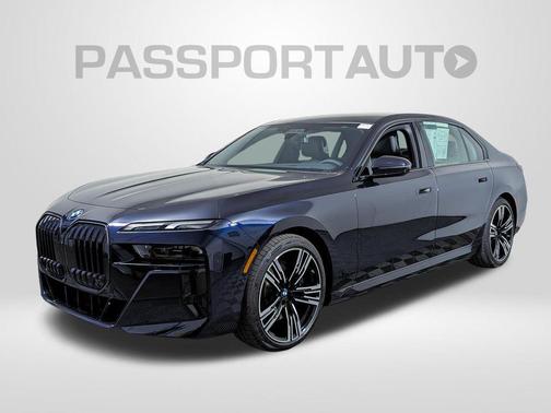 Carbon Black Metallic 2026 BMW i7 xDrive60