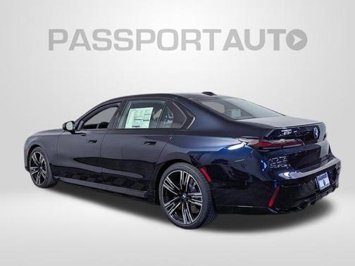 Carbon Black Metallic 2026 BMW i7 xDrive60
