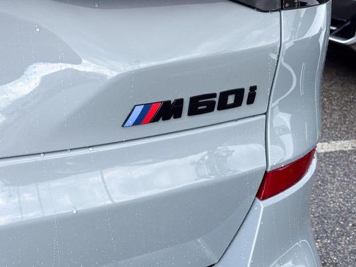 Brooklyn Grey Metallic 2026 BMW X5 M60i