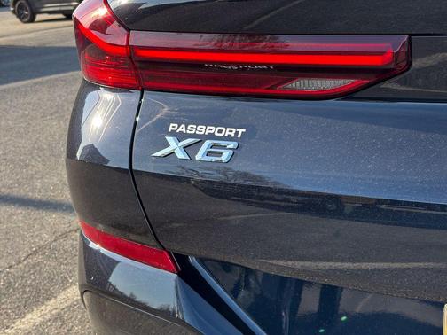 Carbon Black Metallic 2026 BMW X6 xDrive40i