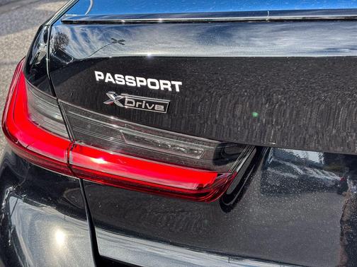 2026 BMW 330 i xDrive