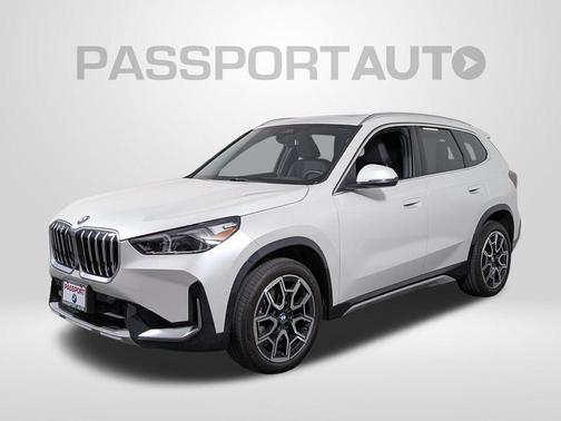 Mineral White Metallic 2025 BMW X1 xDrive28i