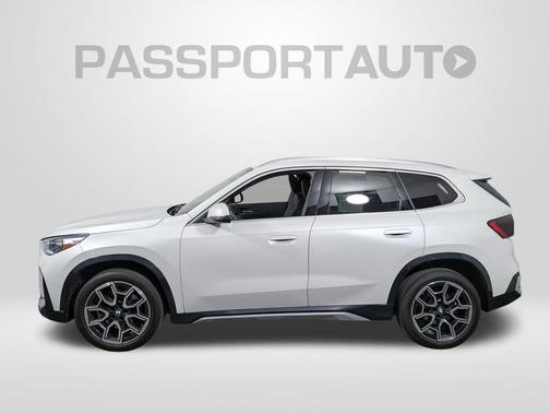 Mineral White Metallic 2025 BMW X1 xDrive28i