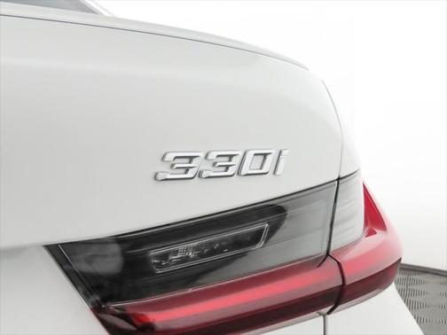 2025 BMW 330 i xDrive