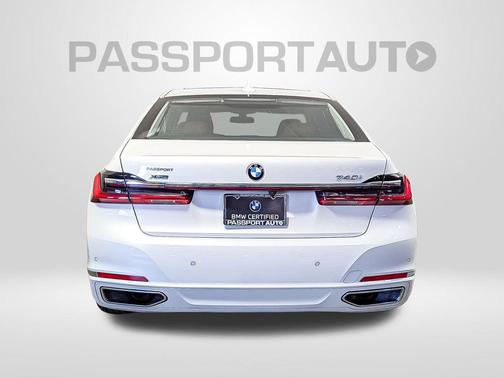 2022 BMW 740 i xDrive