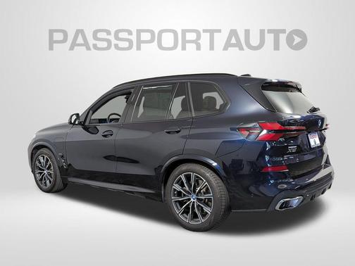 Carbon Black Metallic 2025 BMW X5 PHEV xDrive50e