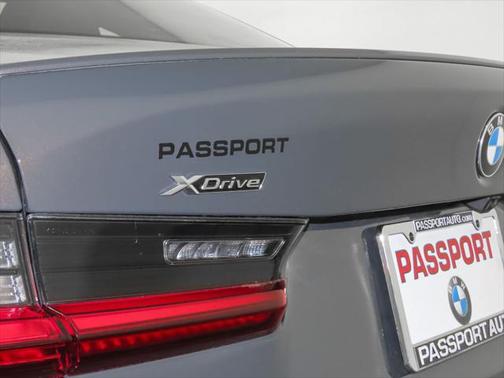 2025 BMW 330 i xDrive