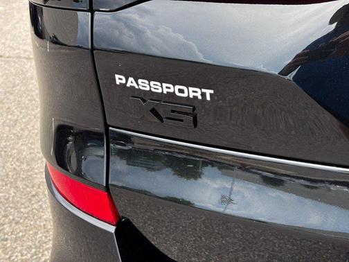 Black Sapphire Metallic 2026 BMW X5 M60i