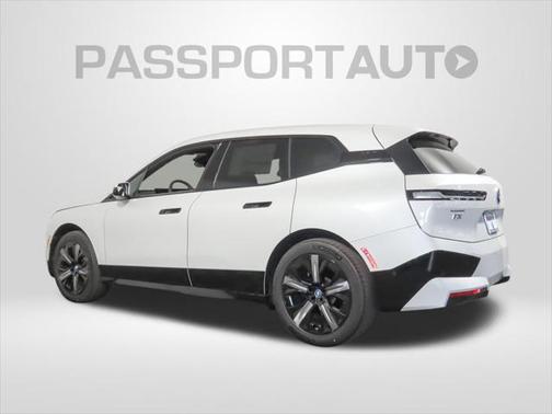 2025 BMW iX xDrive50