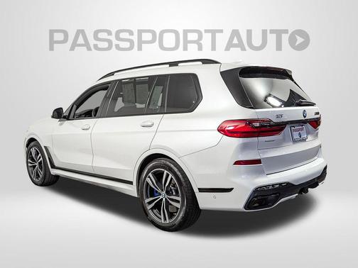 2021 BMW X7 M50i
