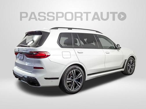 2021 BMW X7 M50i