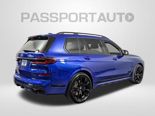 2025 BMW X7 M60i