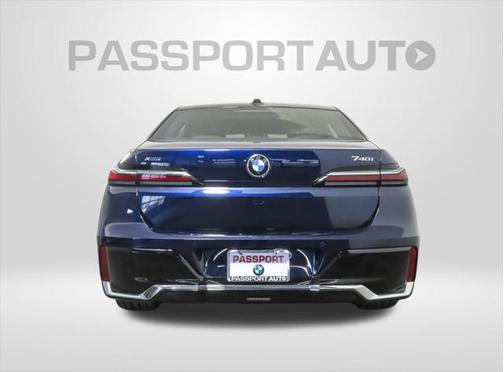 2025 BMW 740 i xDrive