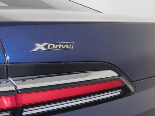 2025 BMW 740 i xDrive