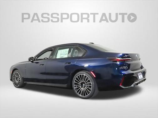 2025 BMW 740 i xDrive