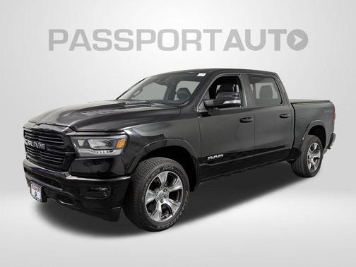 Diamond Black Crystal Pearlcoat 2022 RAM 1500 Laramie