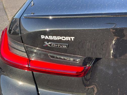 2026 BMW 330 i xDrive