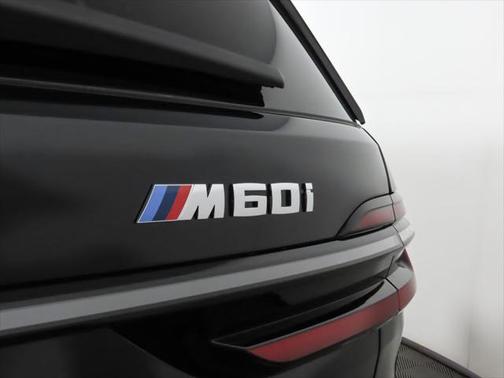 2025 BMW X7 M60i