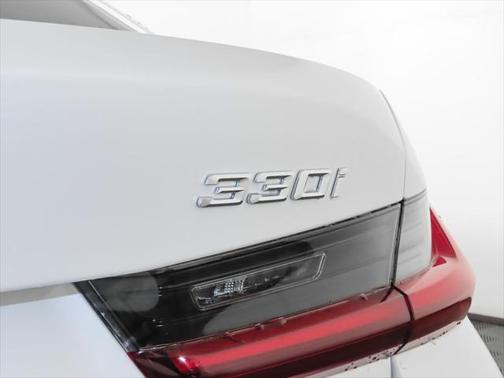 2025 BMW 330 i xDrive