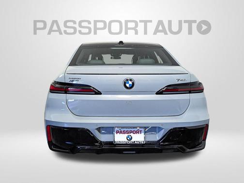 2026 BMW 740 i xDrive