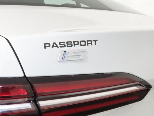 2025 BMW i5 eDrive40