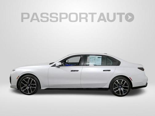 Mineral White Metallic 2024 BMW 760 xDrive