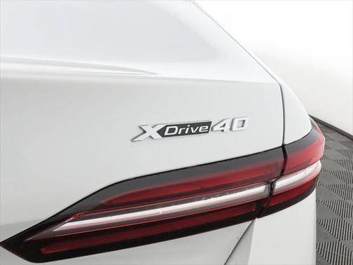 2025 BMW i5 xDrive40