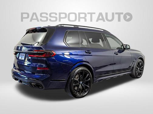 2023 BMW X7 M60i