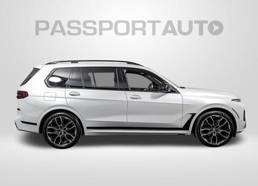 2025 BMW X7 M60i