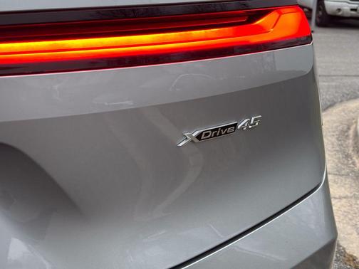 2026 BMW iX xDrive45