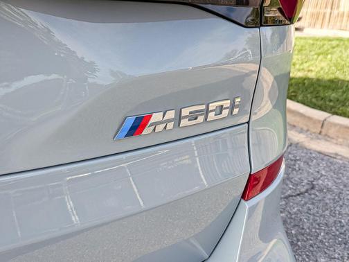 2026 BMW X5 M60i