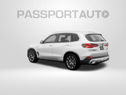 Mineral White Metallic 2026 BMW X5 PHEV xDrive50e