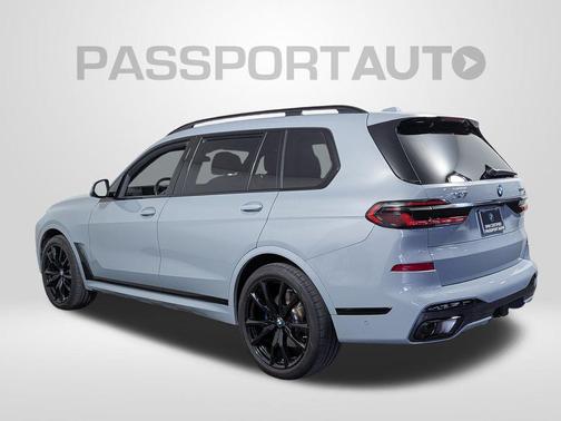 Brooklyn Grey Metallic 2024 BMW X7 xDrive40i