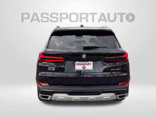 Black Sapphire Metallic 2026 BMW X5 xDrive40i
