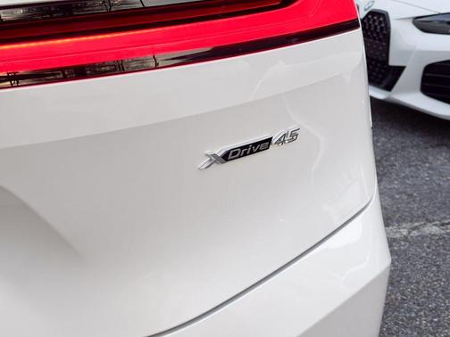 2026 BMW iX xDrive45