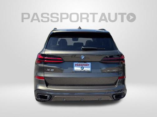 Manhattan Green Metallic 2026 BMW X5 PHEV xDrive50e