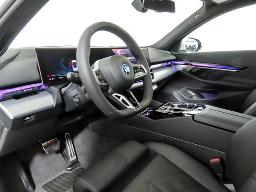 2025 BMW i5 xDrive40