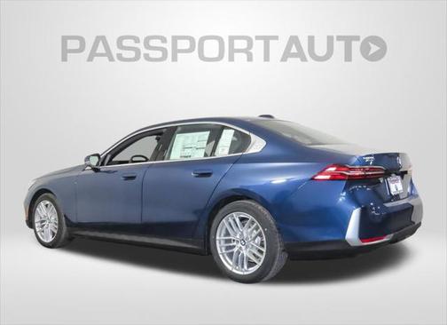 2025 BMW 530 i xDrive